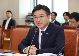 윤호중 행안장관 후보자 여야 합의로 청문보고서 채택