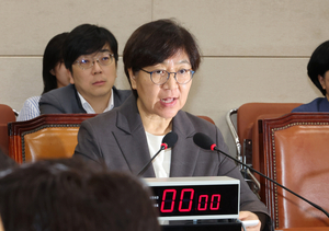검증도 못했는데…‘코로나 주식 시세차익’ 논란 정은경 청문회, 파행 끝 막내려