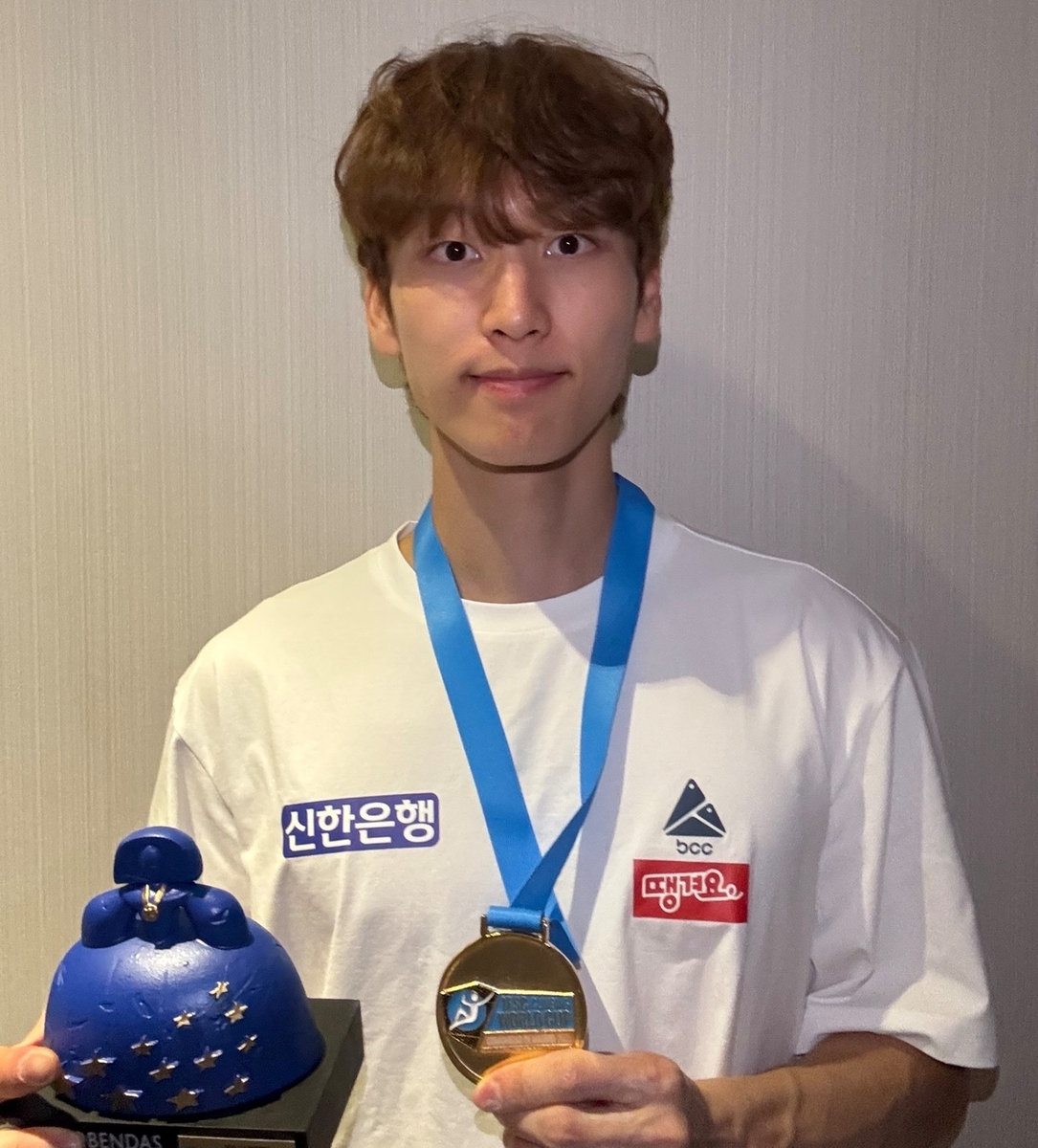 이도현, 스포츠클라이밍 월드컵 압도적 우승! 마드리드 리드 부문 금메달 획득