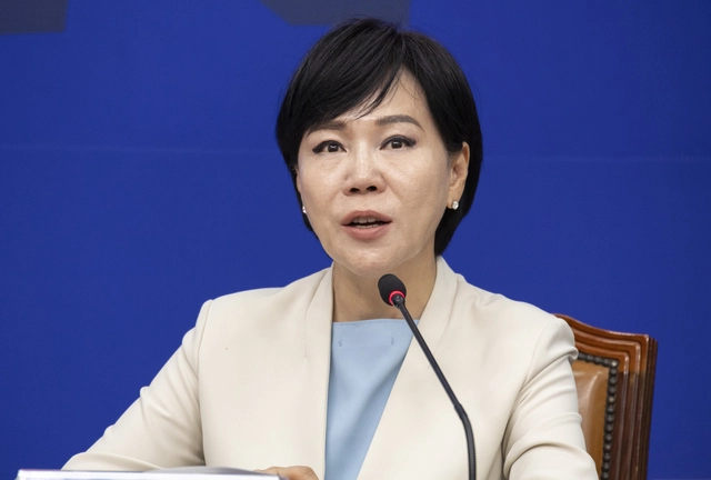 전현희 더불어민주당 최고위원이 1일 국회에서 열린 최고위원회의에서 발언하고 있다. 연합뉴스