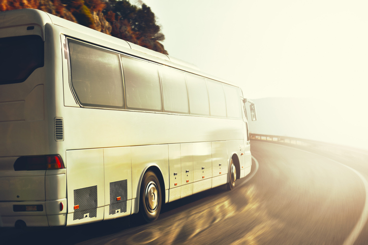 폭염 속 버스 짐칸서 움직이던 가방, 살펴 보니 2살 여아가