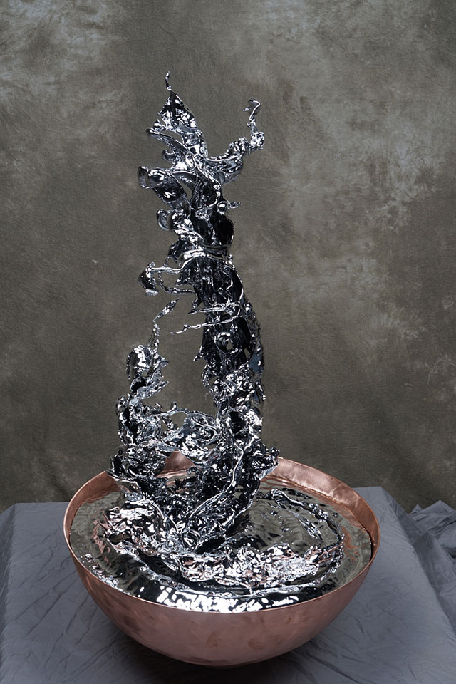 김수학 ‘깨우는 물’, 높이 45㎝, 동과 알루미늄, 2025.