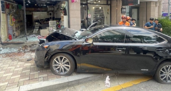 평택 상가 돌진 사고 현장. 경기도소방재난본부