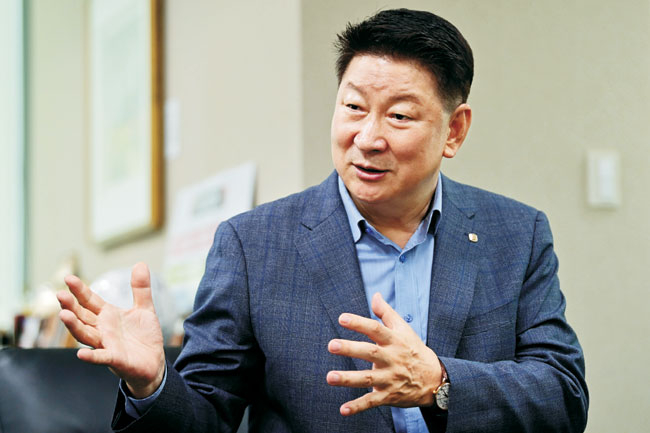 취약한 저축은행, 부실 PF 1.4조원 정리 후 안정화… 서민·중소기업 금융 안정적 유지 [현안 인터뷰]
