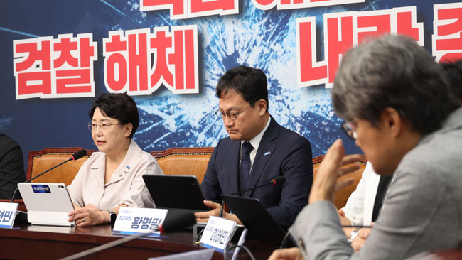 조국 사면하고 이화영은?… 李, ‘정치적 역풍’ 저울질