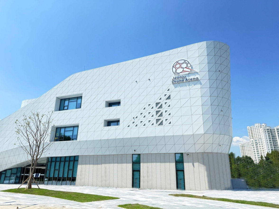드론 스포츠의 새로운 지평을 열다! 전주국제드론스포츠센터, 드디어 완공 임박