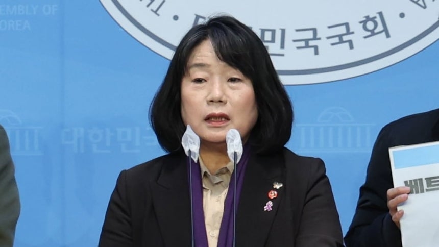 ‘위안부 피해자 후원금 횡령’ 윤미향도 사면 대상?
