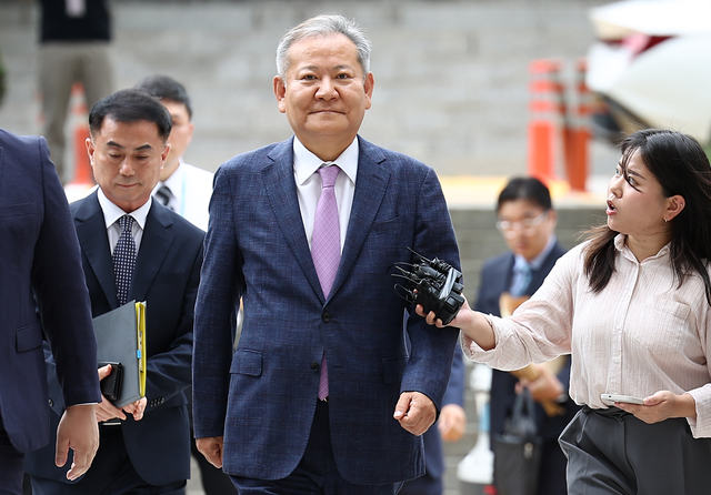 이상민 전 행정안전부 장관이 구속 전 피의자 심문(영장실질심사)를 위해 지난 7월 31일 서울 서초구 서울중앙지방법원으로 들어서고 있다. 연합뉴스