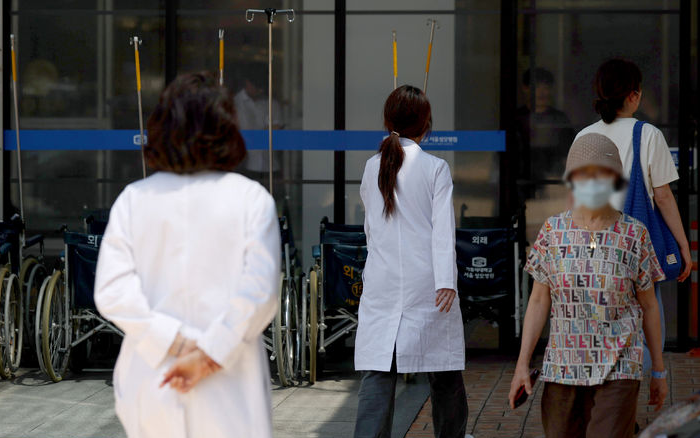“존엄사 원한다” 연명의료 중단 서약 여성이 남성 2배…전체 300만 넘어