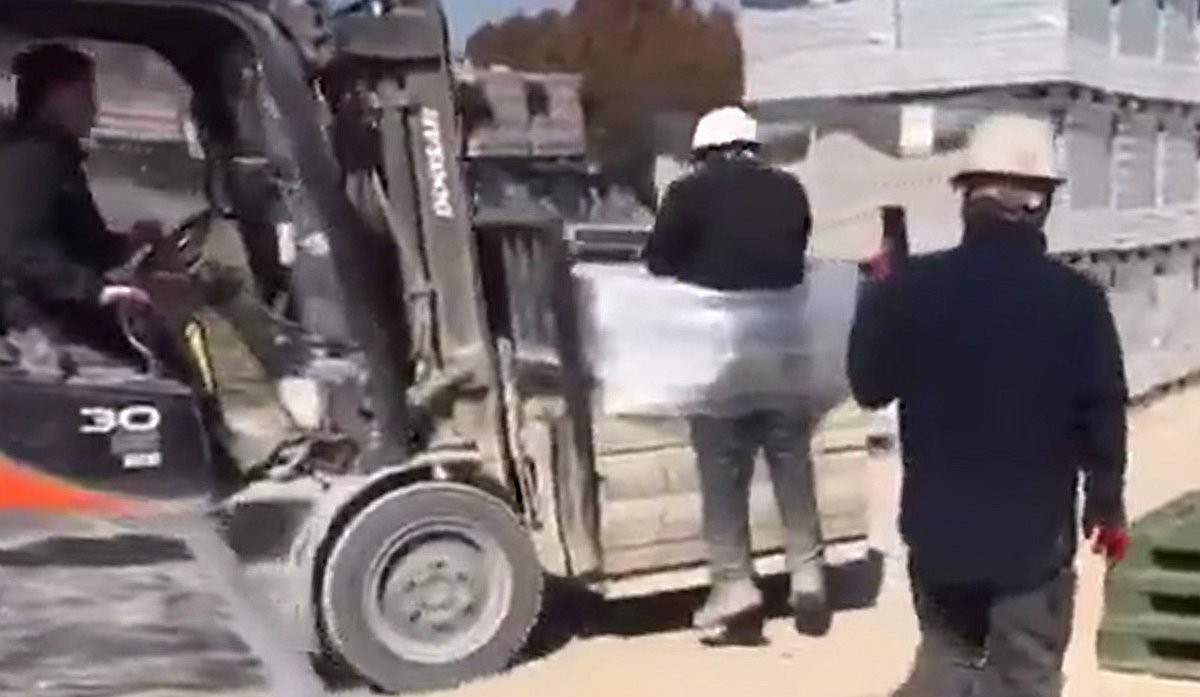 ‘외국인 지게차 결박’ 업체, 알고보니 ‘임금 체불’ 등 12건 위반...가해자도 입건