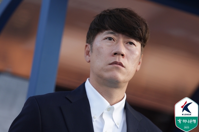 수원 FC의 김은중 감독. 한국프로축구연맹 제공