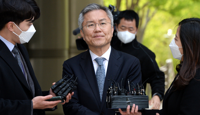 광복절 사면 최강욱 “윤두머리 용서치 않을 것”