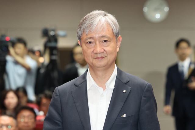 이찬진 신임 금융감독원장이 14일 서울 여의도 금융감독원에서 열린 취임식에 입장하고 있다. 연합뉴스