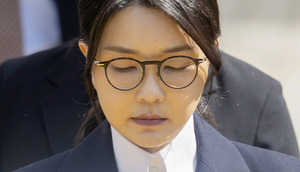 [속보]김건희 사복 입고 수갑 찬 채 특검 사무실 도착…구속 후 첫 조사