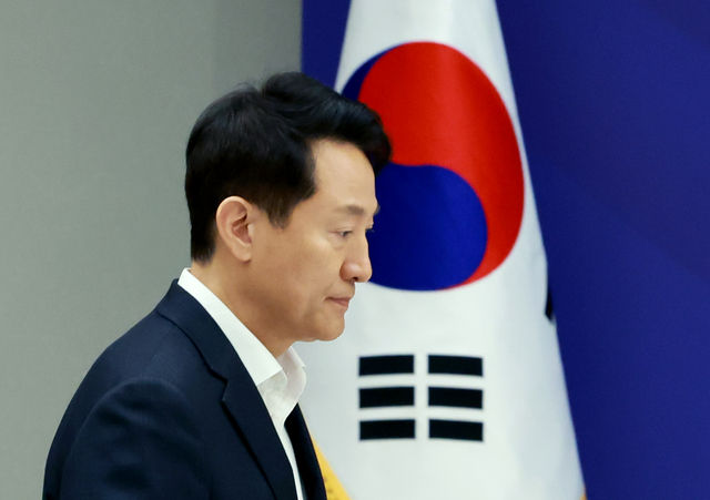 오세훈 서울시장이 지난 1일 서울 용산 대통령실 청사에서 열린 전국 시도지사 간담회에 참석하고 있다. 연합뉴스
