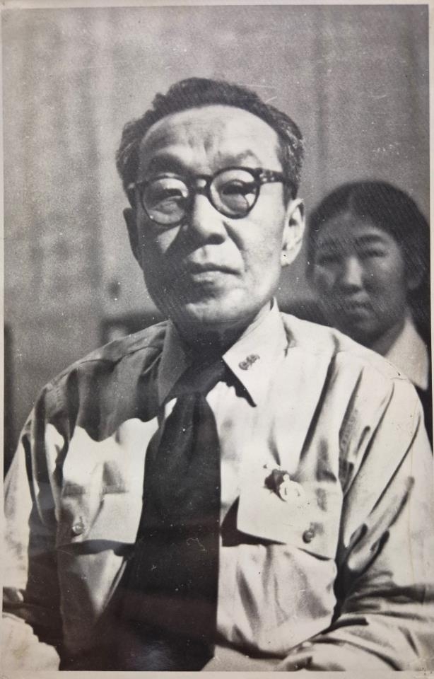 1954년 소설가 염상섭의 모습. 유족 제공