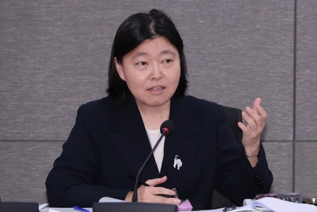 임은정 서울동부지검장이 지난달 29일 서울 여의도 국회에서 ‘검찰개혁의 쟁점은 무언인가: 국민이 바라는 검찰개혁의 속도와 방향’을 주제로 열린 검찰개혁 긴급 공청회에 참석해 토론하고 있다. 연합뉴스