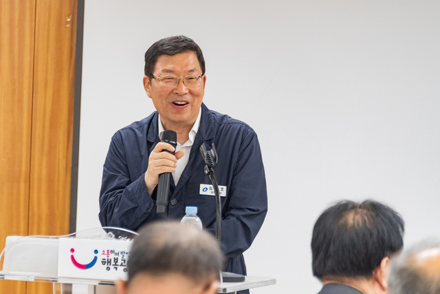 김경호 광진구청장이 1일 ‘광장도 신청사 건립을 위한 주민설명회’에서 발언하고 있다. 광진구청 제공