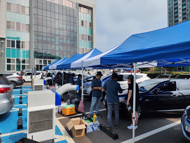 지난해 구로구청 주차장에서 열린 추석맞이 자동차 무상안전점검. 구로구청 제공