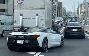 꽉 막힌 도로… 차로 변경은 되레 ‘낭패’[도시풍경]