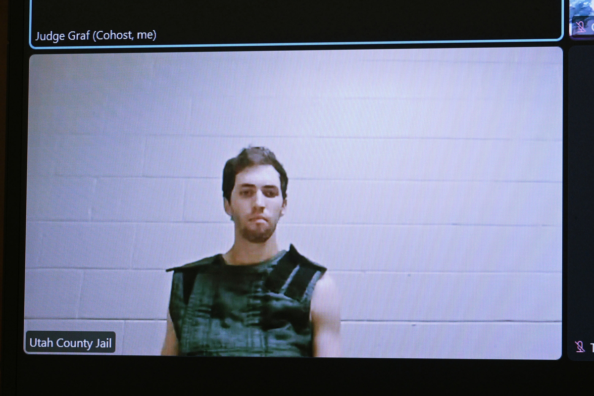 찰리 커크 살해범, “경찰특공대 총격 두려웠다”…부모와 함께 자수 | 문화일보