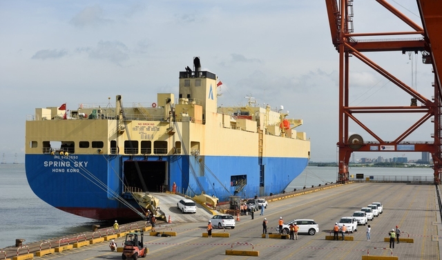 중국의 수출 차량 선적용 선박