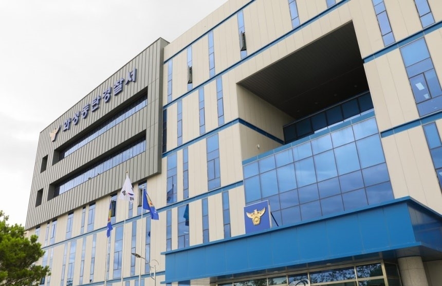 전문가 인터뷰 이미지