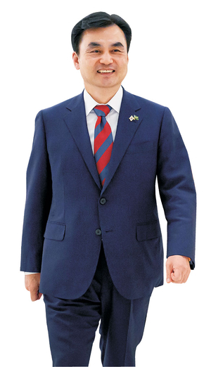 “軍개혁, 속도보다 방향”… 묵묵히 기강 세우는 ‘문민 덕장’[Leadership]