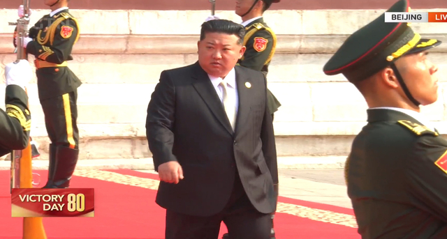 지난 달 3일 오전 중국 베이징 텐안문에서 열린 전승절 80주년기념행사에서 김정은 국무위원장이 참석하고 있다. 조선중앙텔레비전 캡쳐.