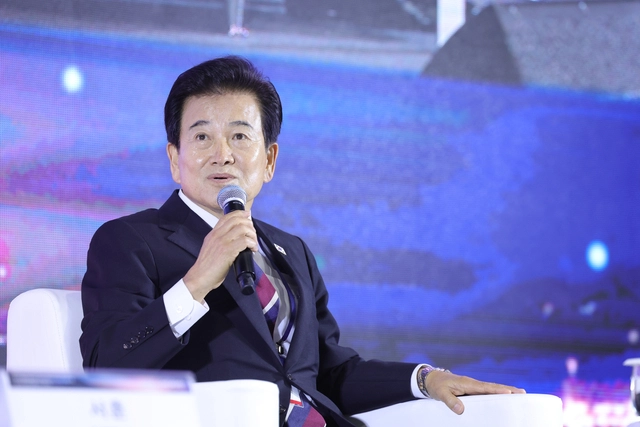 정동영 통일부장관이 지난 달 19일 오전 경기도 파주시 캠프 그리브스에서 열린 9.19 평양공동선언 7주년 기념 토론회에서 발언하고 있다. 연합뉴스