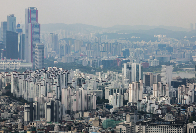 서울 한강 주변 아파트 단지 전경. 뉴시스
