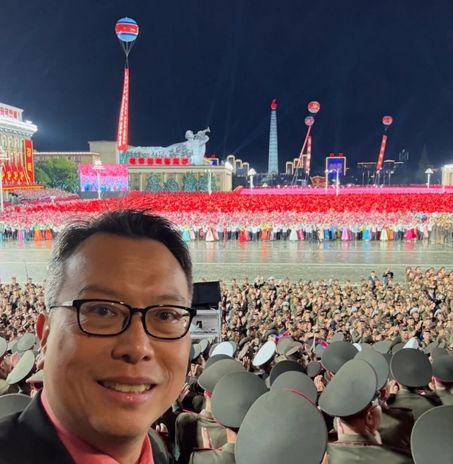 싱가포르 작가 아람판씨가 ‘DPRK360’이라는 이름의 인스타그램 계정에 노동당 창건 80주년 열병식 종료 후 11일 오전 사진을 올렸다. 해당 사진의 장소는 평양 김일성광장이다. ⓒDPRK360 인스타그랩 캡쳐