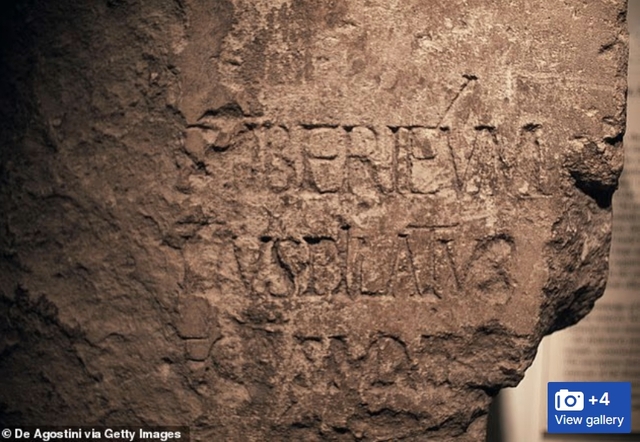 빌라도 석비.(데일리메일 홈페이지 캡처)