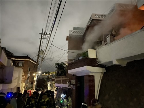 종로구 창신동 주택 화재  종로소방서 제공