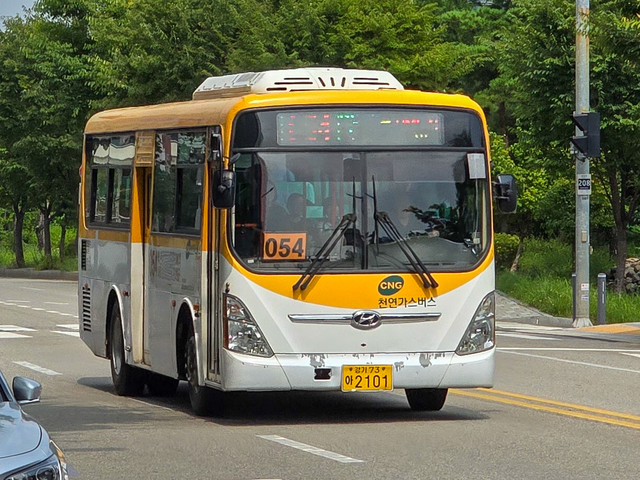 고양특례시는 마을버스 요금을 오는 25일 첫차부터 일반인 카드요금 기준으로 200원 인상한다. 고양시 제공
