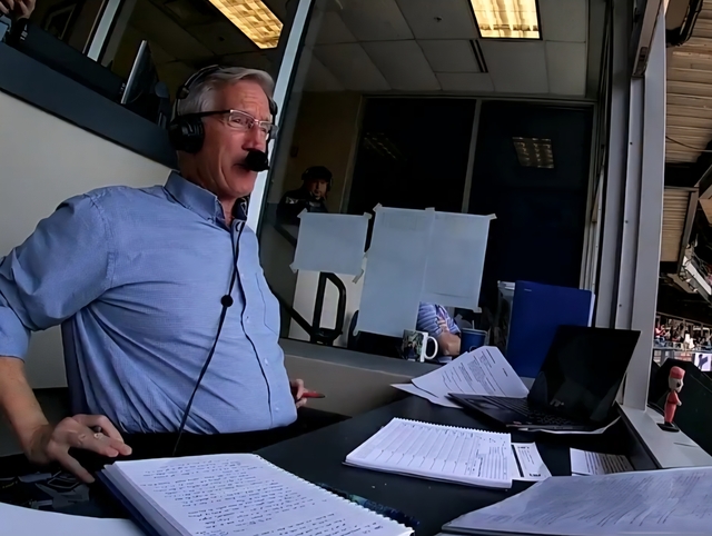 미국 프로야구 메이저리그(MLB) 디트로이트 타이거스 중계를 담당하는 라디오 아나운서 댄 디커슨. 디트로이트 타이거즈 인스타그램 캡처