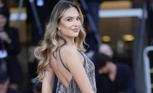 멜라 제니니. 인스타그램