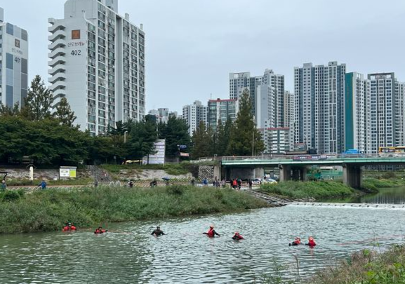 수색 현장. 경기도북부소방재난본부 제공·뉴시스