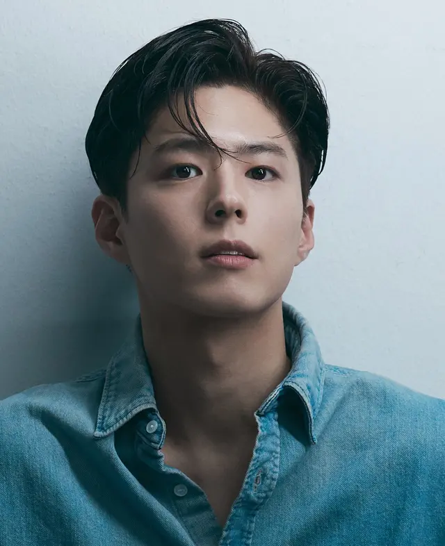 배우 박보검. 더블랙레이블