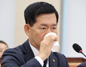 방사청장 “中 한화오션 제재, MASGA에 영향 있을 것”…KDDX 사업 지연에 “부족한 면 있었다” 책임 인정