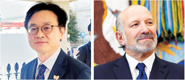 김정관-러트닉 기싸움