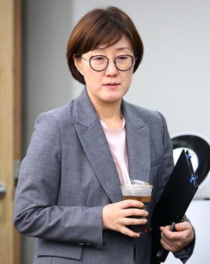 박지원 “국감 나와” 전화에…김현지 “안 나간다고 안 했다” 답변