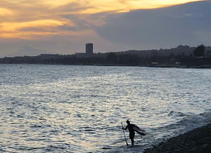 어둠 내려앉은 바다… 두려움 따윈 내게 없다![포토 에세이]