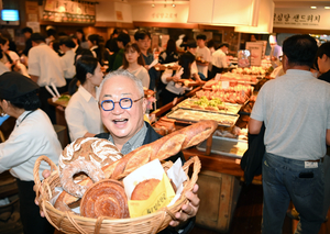 나눔으로 구워낸‘빵빵한 기적’… 대전을‘빵잼도시’로 일으키다[지역을 살리는 사람들]