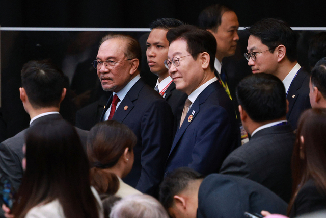 이재명 정부, 악화하는 ‘서울 민심’···‘李 잘못하고 있다’ 49% ‘잘하고 있다’ 47%-KSOI