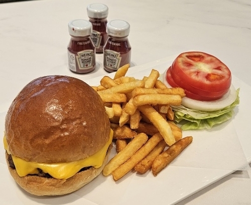 “야채 빼고 케첩 듬뿍” 트럼프, 경주 호텔서 주문한 음식