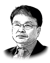 아무도 못 말리는 ‘돈 헤는 밤’ 최민희[이철호의 시론]