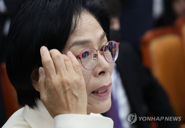 ÃÖ¹ÎÈñ, °úÅ·á óºÐ ¹ÞÀ»±î...À¯¸í¹«½Ç ûʱÝÁö¹ý