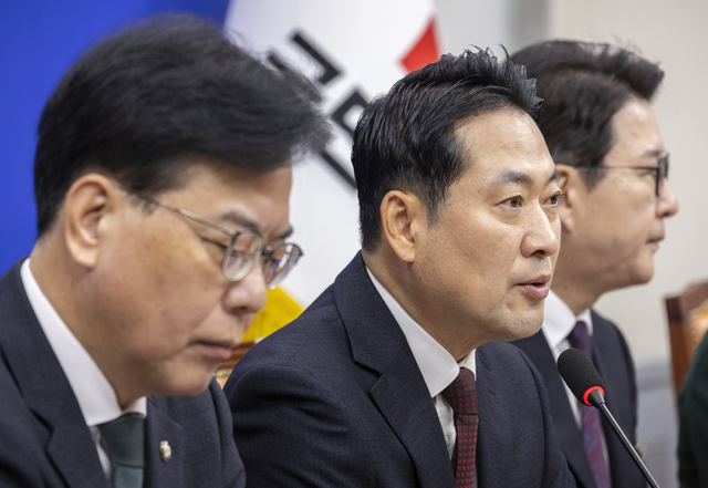 장동혁 국민의힘 대표가 30일 국회에서 열린 최고위원회의에서 한미 관세협상 합의와 관련한 발언하고 있다. 연합뉴스