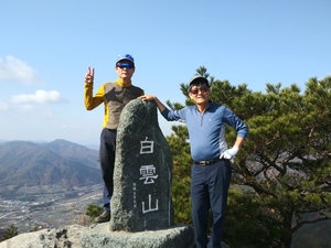 동갑이지만 학교 후배·입사 동기… 도량 넓은 ‘고향 친구’[사랑합니다]